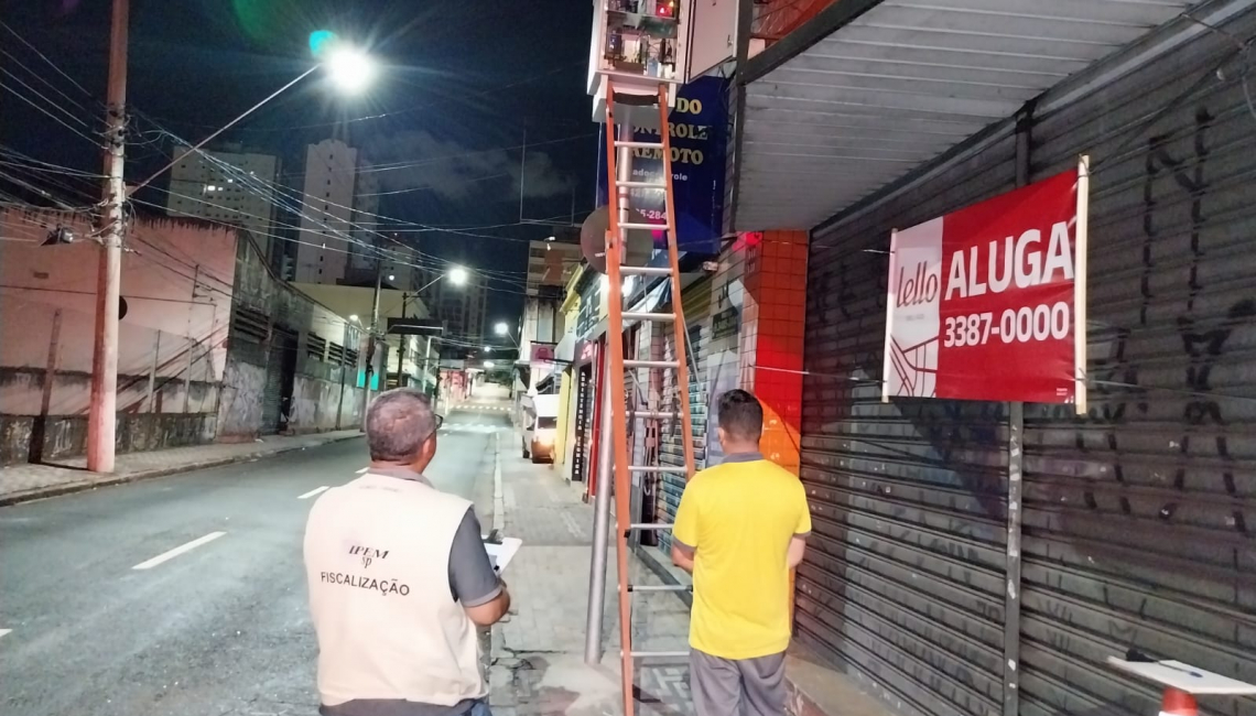 Em Santo André, Ipem-SP realiza verificação noturna de radar na rua Siqueira Campos